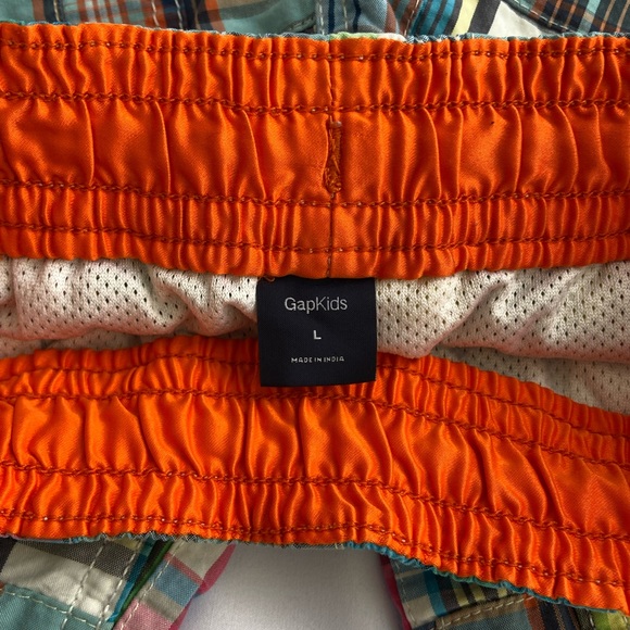 Gap boys swim shorts in multicoloured plaid with drawstring - Picture 3 of 6